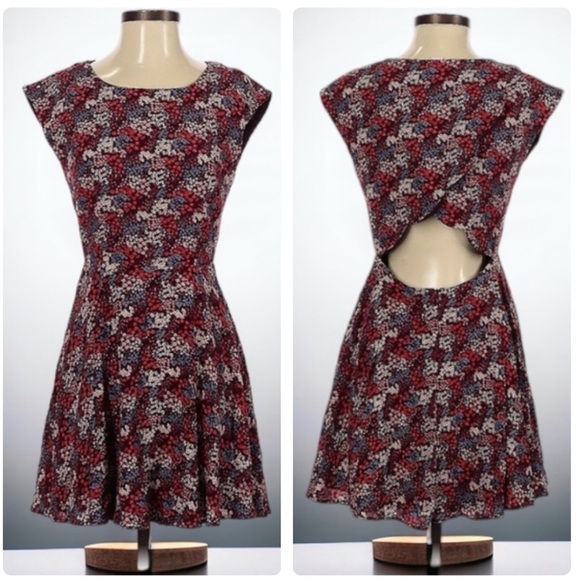 Forever 21 Contemporary Floral Dress | SIZE XS - Picture 1 of 7